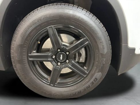 Used 2019 Chevrolet Trax LT w/ LT Convenience Package FWD image 24