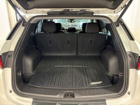 Used 2024 Chevrolet Blazer LT w/ Convenience Package FWD image 35