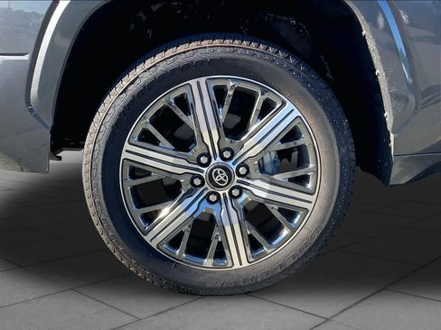 Used 2026 Toyota Tundra Capstone AWD/4WD image 11
