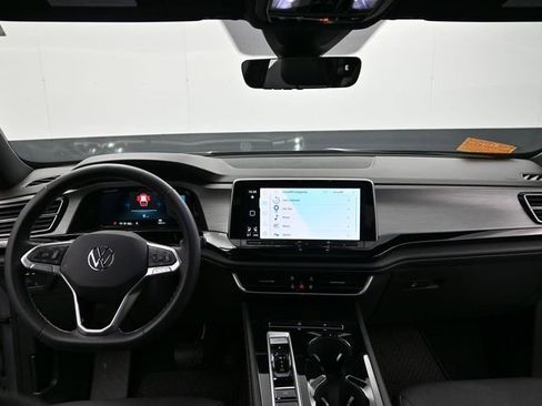 Used 2024 Volkswagen Atlas Cross Sport SE image 15