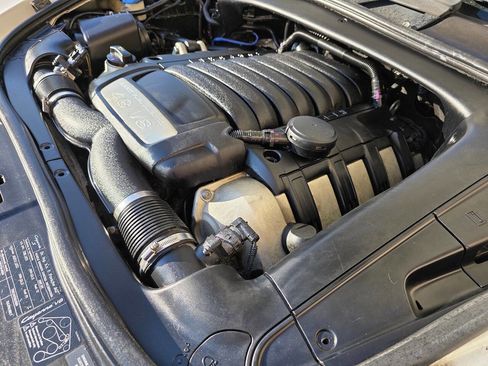 Used 2009 Porsche Cayenne S image 19