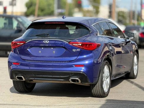 Used 2017 INFINITI QX30 FWD image 14