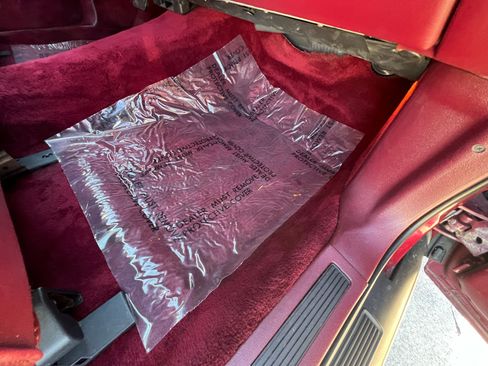 Used 1990 Lincoln Town Car image 48