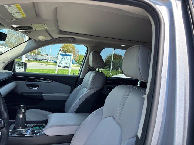 Used 2025 Honda Pilot Touring image 6