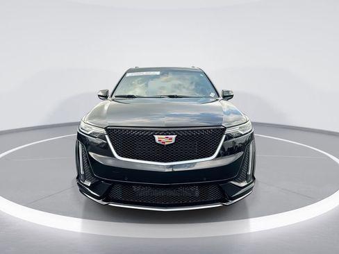 Used 2024 Cadillac XT6 Sport w/ Technology Package image 3