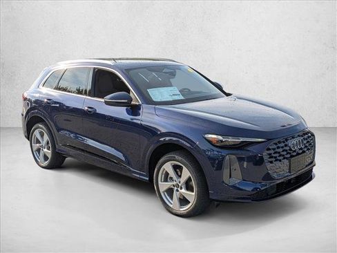 Used 2025 Audi Q5 Premium w/ Premium Plus AWD/4WD image 5
