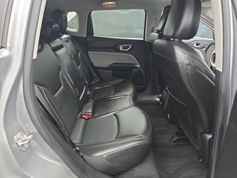 Used 2022 Jeep Compass Latitude AWD/4WD image 48