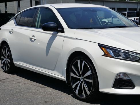 Used 2020 Nissan Altima 2.5 SR FWD image 42