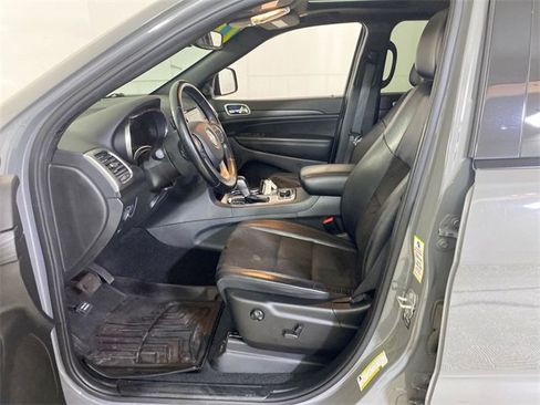 Used 2022 Jeep Grand Cherokee Laredo X image 24