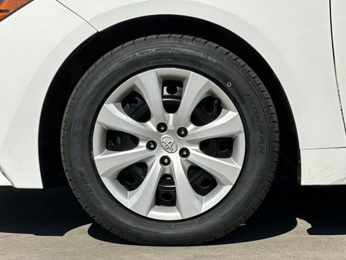 Used 2024 Toyota Corolla LE FWD image 33