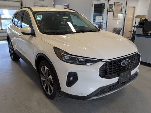 Used 2024 Ford Escape Platinum AWD/4WD image 7