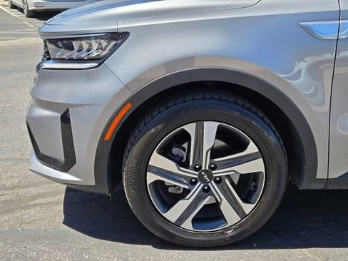Used 2023 Kia Sorento EX AWD/4WD image 9