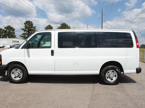 Used 2019 Chevrolet Express 2500 LS w/ Driver Convenience Package image 4