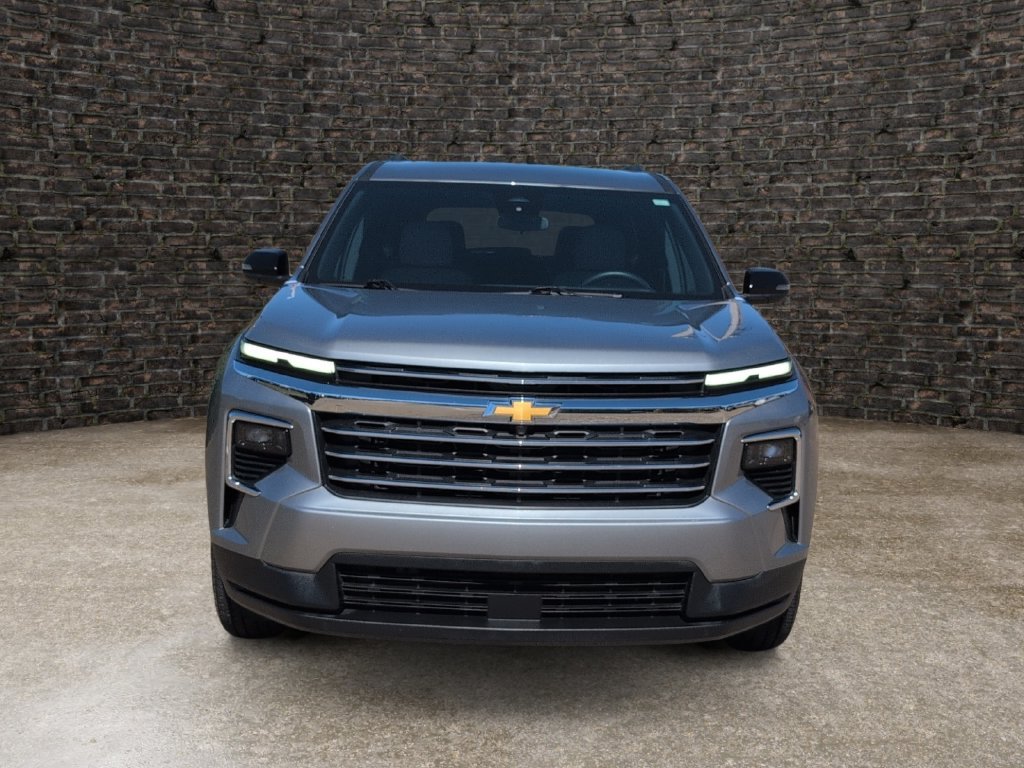 Used 2025 Chevrolet Traverse LT FWD image 5