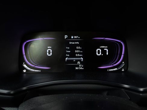 Used 2025 Kia Soul LX w/ LX Technology Package FWD image 35