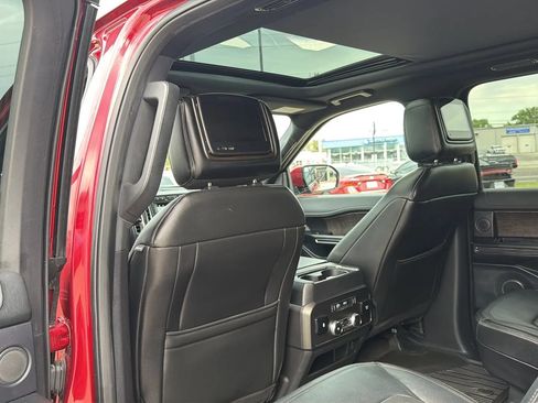 Used 2018 Ford Expedition Limited w/ Equipment Group 301A AWD/4WD image 40