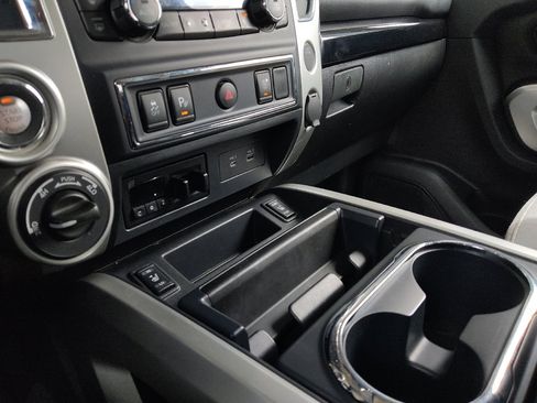 Used 2021 Nissan Titan SV w/ SV Convenience Package AWD/4WD image 26