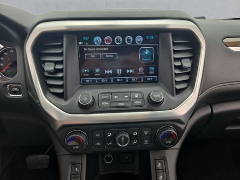 Used 2017 GMC Acadia SLE FWD image 17
