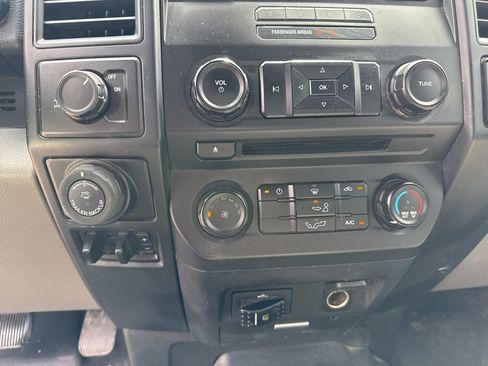 Used 2017 Ford F150 XL w/ Equipment Group 101A Mid RWD image 19