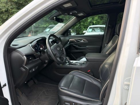 Used 2023 Chevrolet Traverse Premier w/ Redline Edition AWD/4WD image 5