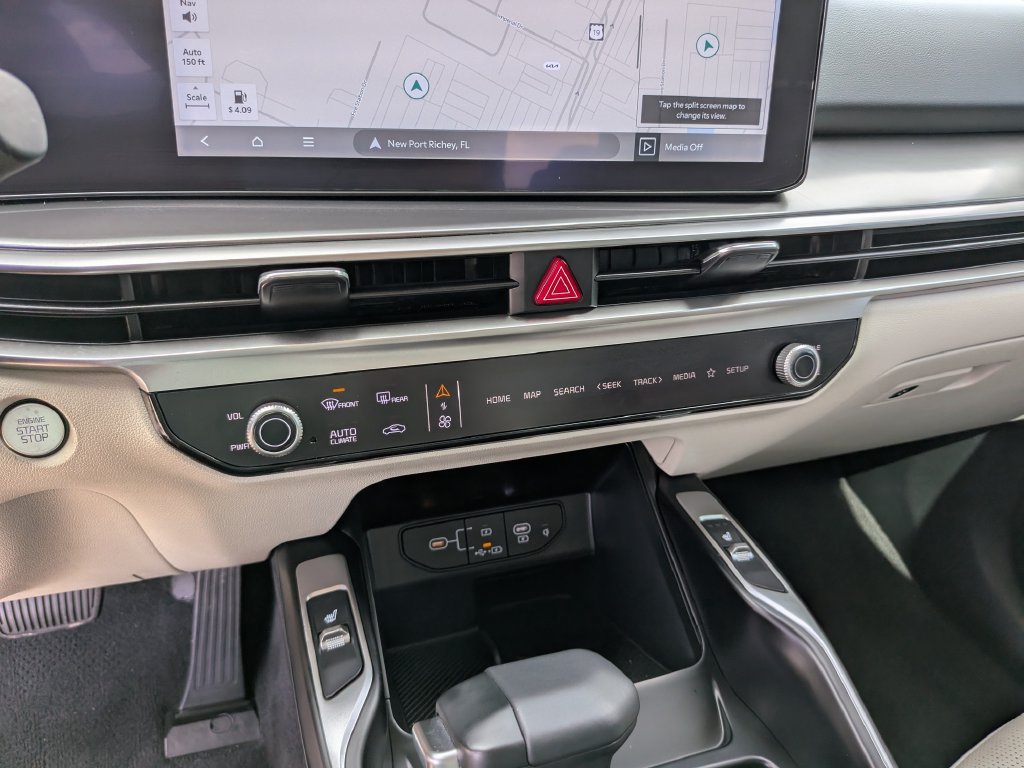 Certified 2025 Kia Sorento EX FWD image 25