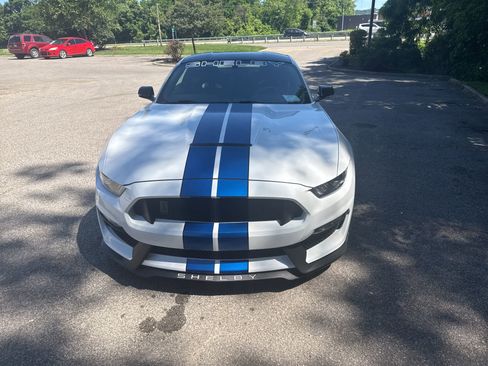 Used 2018 Ford Mustang Shelby GT350 w/ Electronics Package RWD image 3