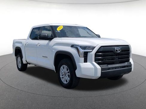 Used 2026 Toyota Tundra SR5 w/ SR5 Premium Package AWD/4WD image 7