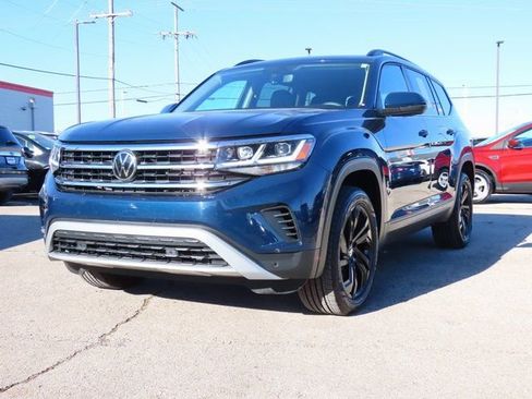 Used 2023 Volkswagen Atlas SE image 3