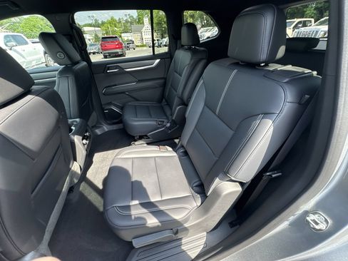 New 2026 GMC Acadia Elevation w/ Elevation Premium Package AWD/4WD image 24