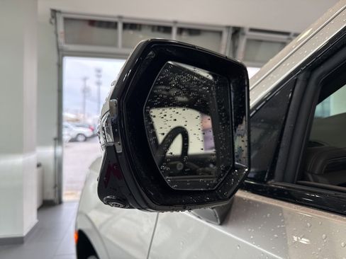 Used 2023 Chevrolet Tahoe Z71 w/ Luxury Package image 16