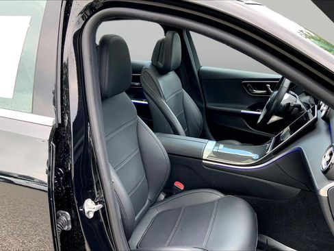 Used 2022 Mercedes-Benz C 300 4MATIC Sedan image 8