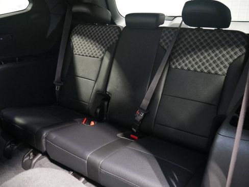 Used 2024 GMC Acadia Denali image 13