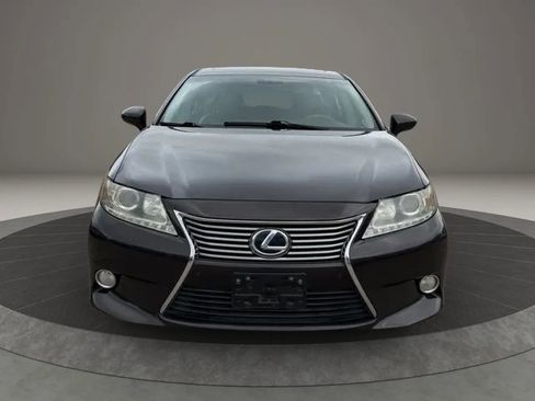 Used 2013 Lexus ES 300h w/ Luxury Pkg FWD image 2