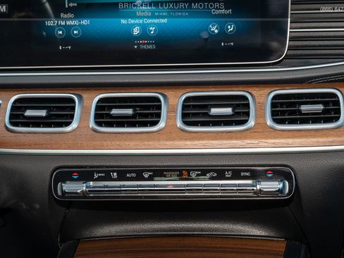 Used 2023 Mercedes-Benz GLS 450 4MATIC image 26