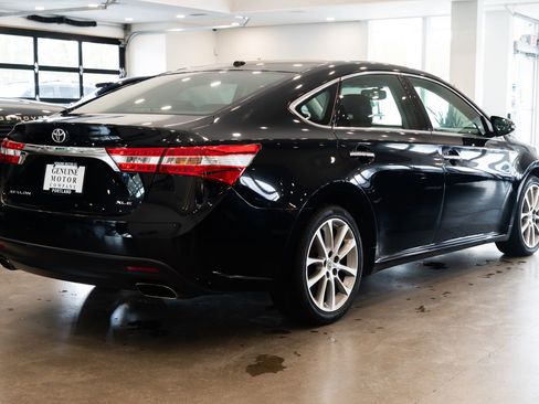 Used 2015 Toyota Avalon XLE Touring image 4