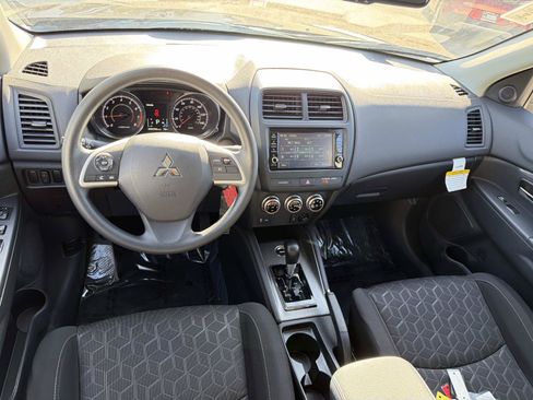 Used 2025 Mitsubishi Outlander Sport ES AWD/4WD image 7