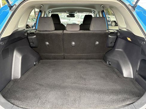 Used 2021 Toyota RAV4 LE image 10