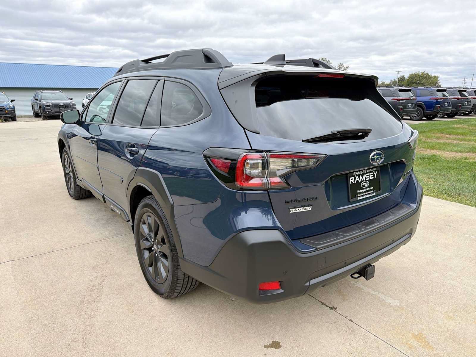Used 2023 Subaru Outback Onyx Edition AWD/4WD image 4