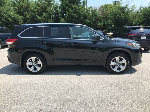Used 2019 Toyota Highlander Limited AWD/4WD image 9