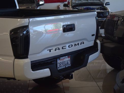 Used 2017 Toyota Tacoma SR5 RWD image 27