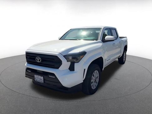 Used 2026 Toyota Tacoma SR5 RWD image 6