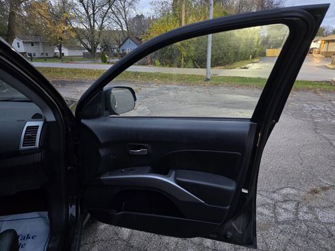 Used 2008 Mitsubishi Outlander XLS image 13