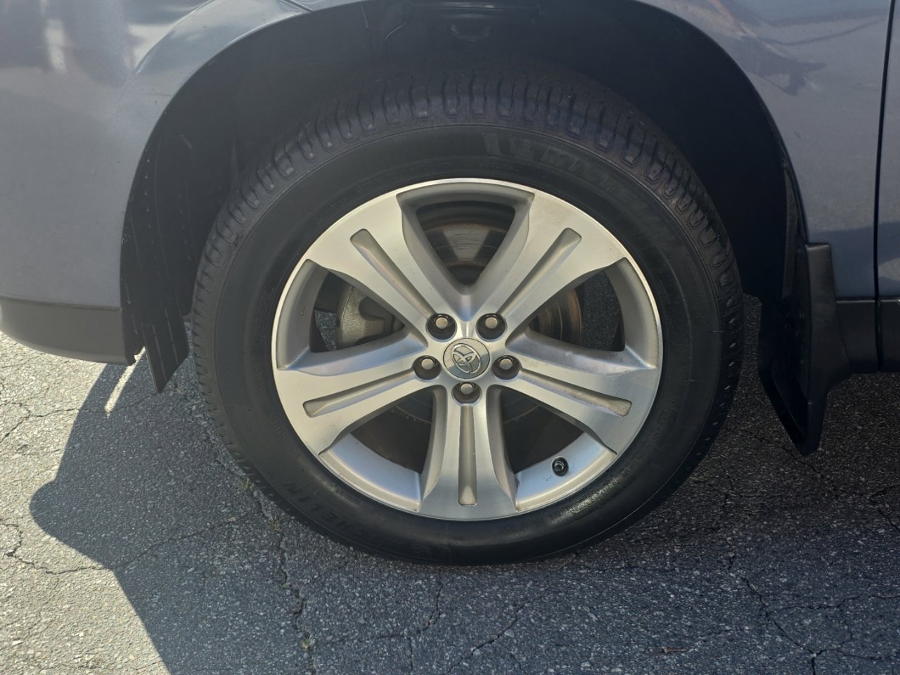 Used 2012 Toyota Highlander Limited w/ Tow Pkg AWD/4WD image 12