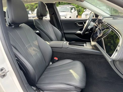 Used 2025 Mercedes-Benz E 450 4MATIC All-Terrain Wagon w/ MBUS Superscreen Package image 9