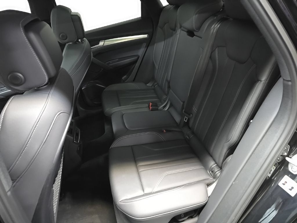 Used 2025 Audi Q5 2.0T Premium w/ Convenience Plus Package AWD/4WD image 32