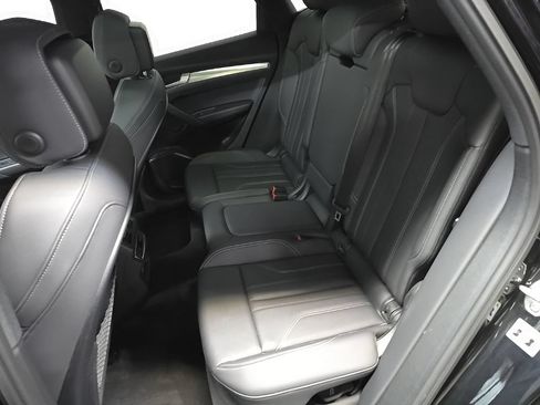 Used 2025 Audi Q5 2.0T Premium w/ Convenience Plus Package AWD/4WD image 32