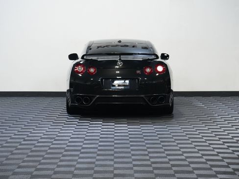 Used 2015 Nissan GT-R Black Edition AWD/4WD image 7