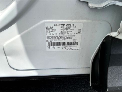 Used 2021 Ford Edge Titanium AWD/4WD image 19