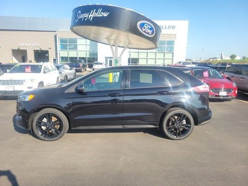 Used 2022 Ford Edge ST w/ Equipment Group 401A image 2