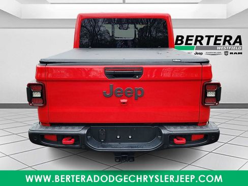 Certified 2025 Jeep Gladiator Rubicon AWD/4WD image 5